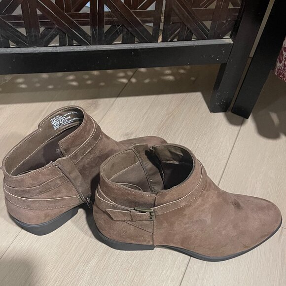 Just Fab Voss Ankle Boots, Size 9 WW. Brown "suede". - Picture 2 of 5